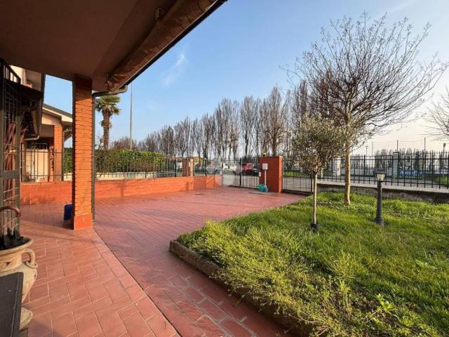 Villa Schiera in vendita a Agnadello, Lombardia