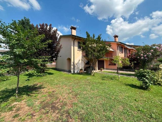 Villa Schiera in vendita a Agnadello, Lombardia