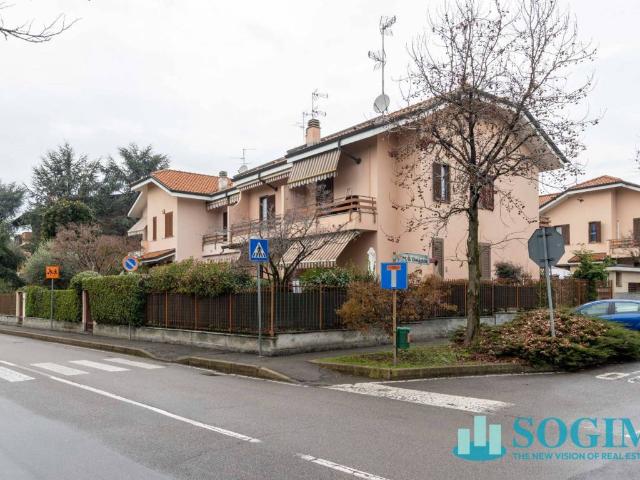 Villa Schiera in vendita a Agrate Brianza, Lombardia