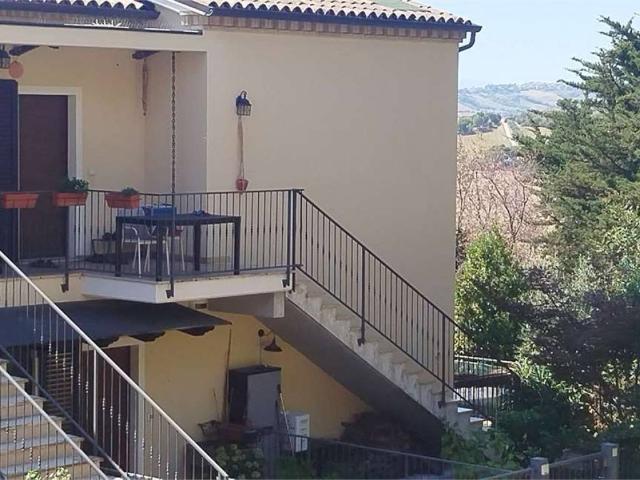 Villa Schiera in vendita a Castel d'Emilio, Agugliano
