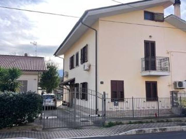 Villa Schiera in vendita a Alanno, Abruzzo