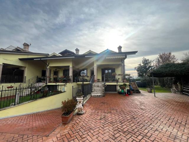 Villa Schiera in vendita a Alatri, Lazio