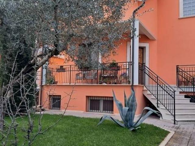 Villa Schiera in vendita a Alatri, Lazio
