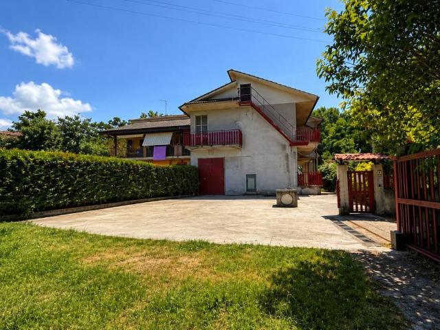 Villa Schiera in vendita a Alatri, Lazio