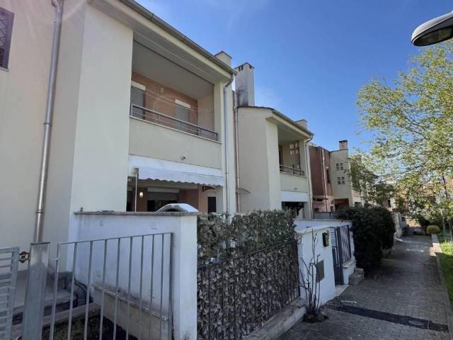 Villa Schiera in vendita a Roma Capitale, Lazio