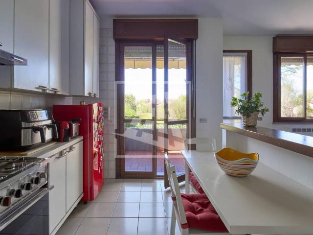 Villa Schiera in vendita a Colline Matildiche, Re