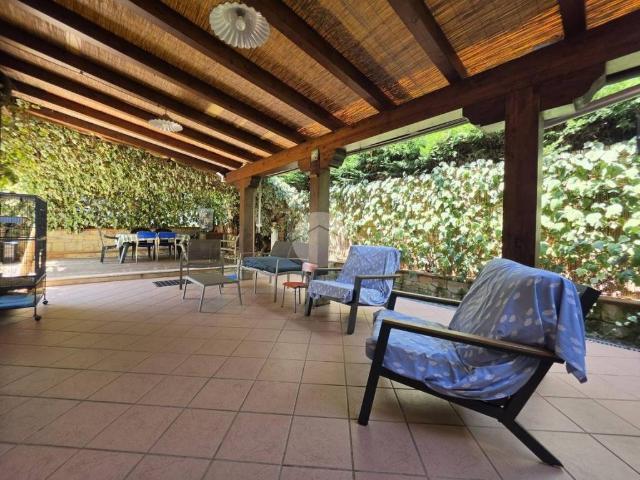 Villa Schiera in vendita a Colline Matildiche, Re