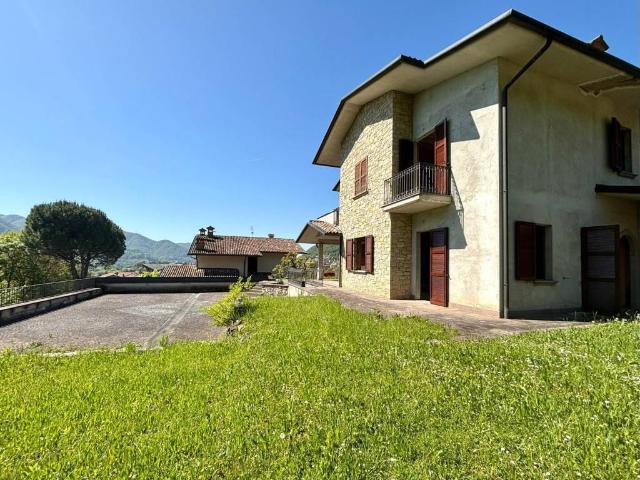 Villa Schiera in vendita a Albino, Lombardia