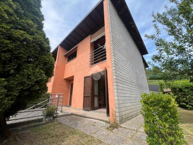Villa Schiera in vendita a Albino, Lombardia