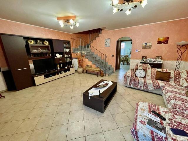 Villa Schiera in vendita a Piemonte, Alessandria