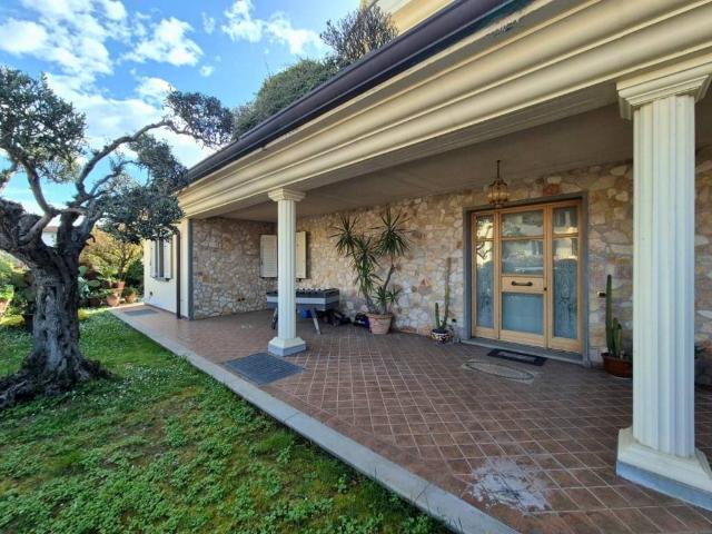 Villa Schiera in vendita a Altopascio, Lucca