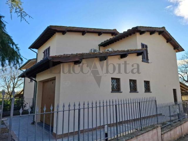 Villa Schiera in vendita a Badia Pozzeveri, Altopascio