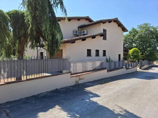 Villa Schiera in vendita a Altopascio, Toscana