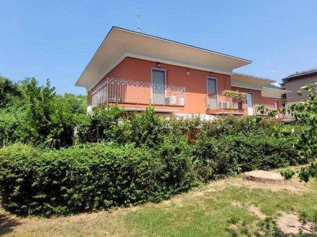Villa Schiera in vendita a Alzano Lombardo, Lombardia