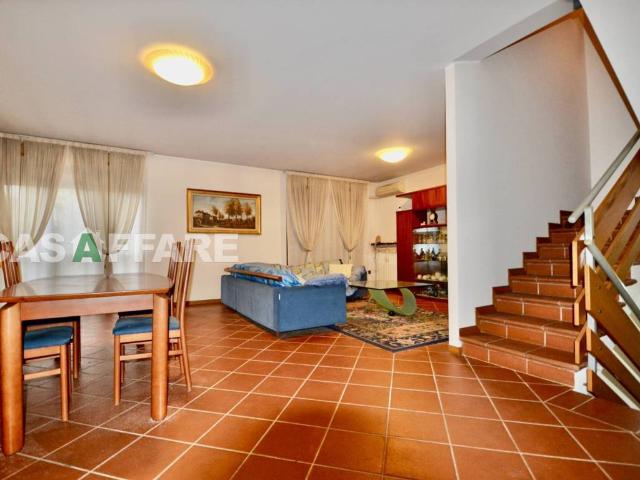 Villa Schiera in vendita a Alzano Sopra, Alzano Lombardo