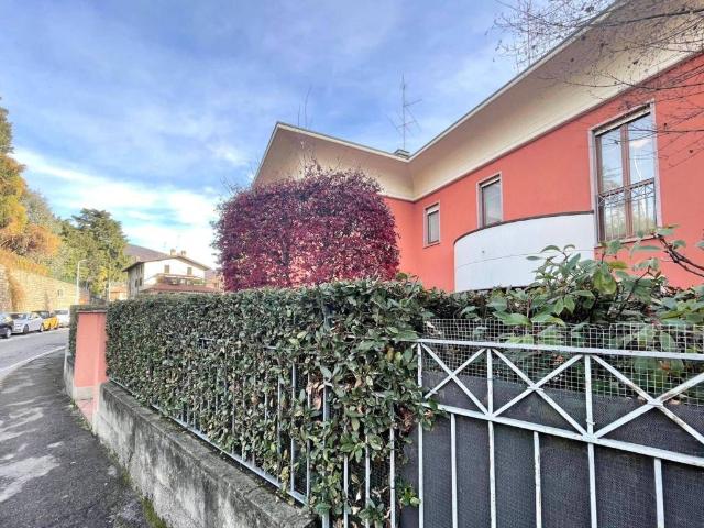 Villa Schiera in vendita a Alzano Lombardo, Lombardia