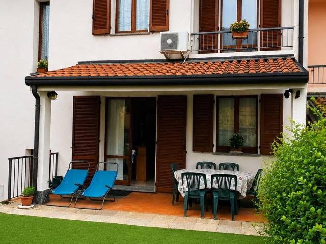 Villa Schiera in vendita a Alzate Brianza, Lombardia