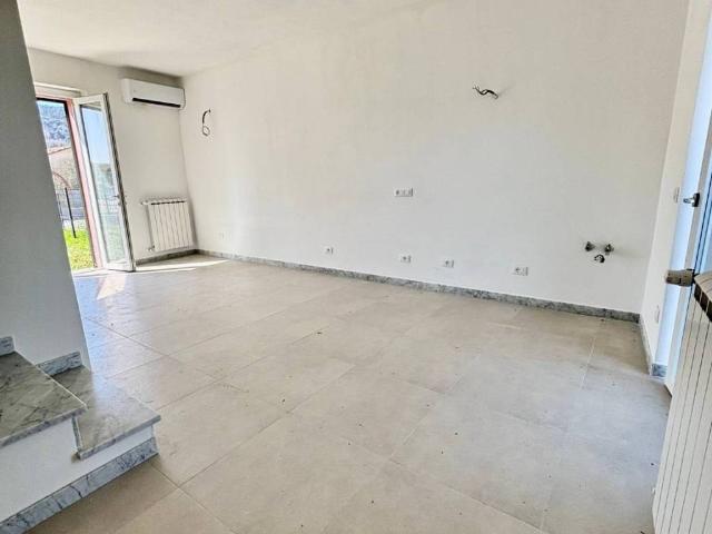 Villa Schiera in vendita a Ameglia, Liguria
