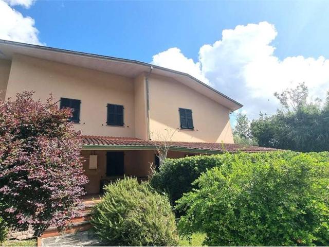 Villa Schiera in vendita a Ameglia, Liguria