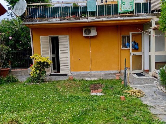 Villa Schiera in vendita a Ameglia, Liguria