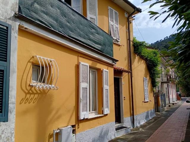 Villa Schiera in vendita a Ameglia, Liguria
