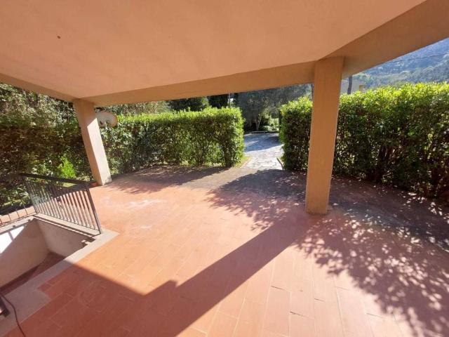 Villa Schiera in vendita a Ameglia, Liguria