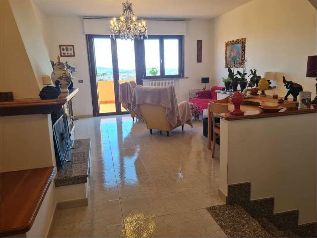 Villa Schiera in vendita a Montedago, Marche