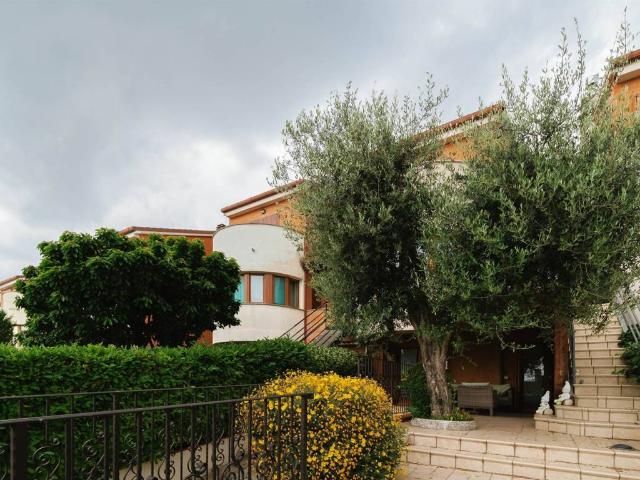 Villa Schiera in vendita a Ponte Rosso, Marche