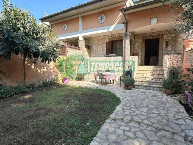 Villa Schiera in vendita a Residenza Claudia, Roma Capitale