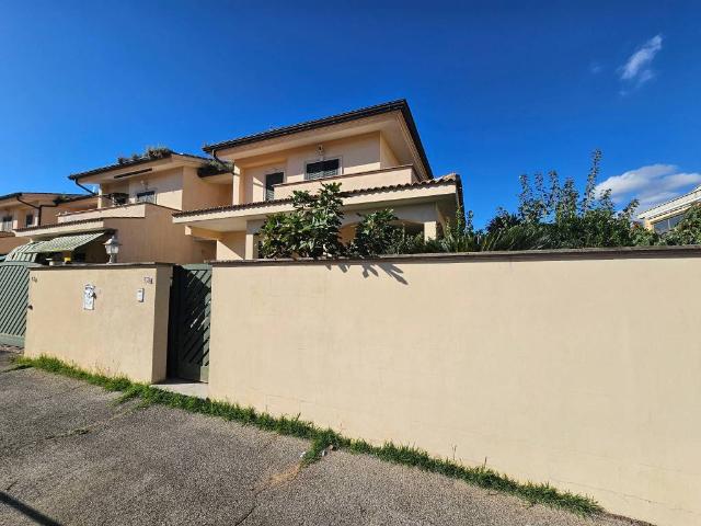 Villa Schiera in vendita a Villa Claudia, Roma Capitale