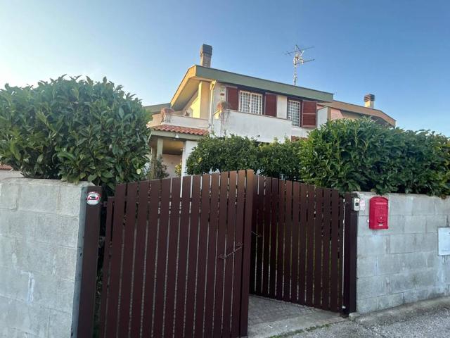 Villa Schiera in vendita a Piscinari, Roma Capitale