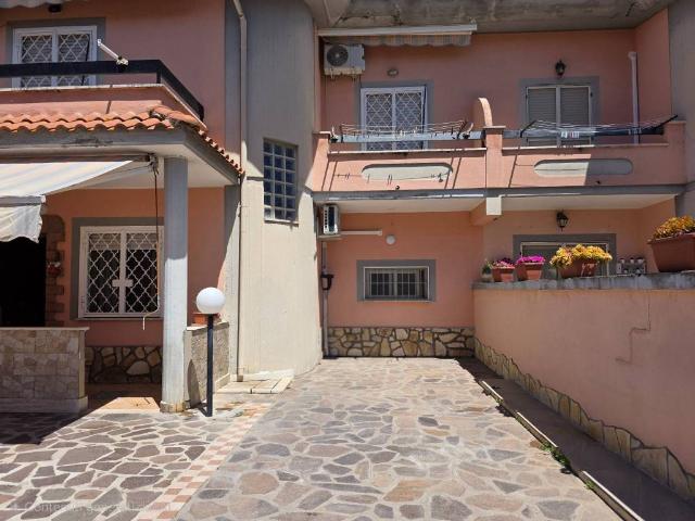 Villa Schiera in vendita a Falasche, Roma Capitale