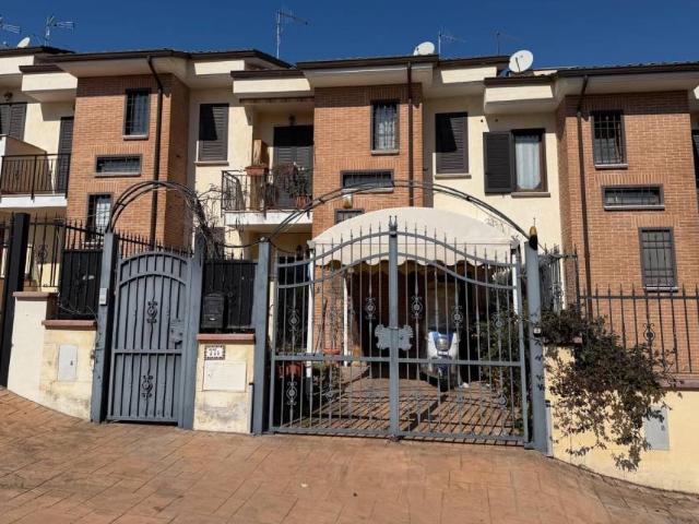 Villa Schiera in vendita a Roma Capitale, Lazio