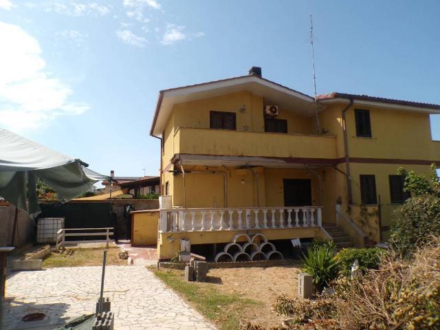 Villa Schiera in vendita a Villa Claudia, Roma Capitale