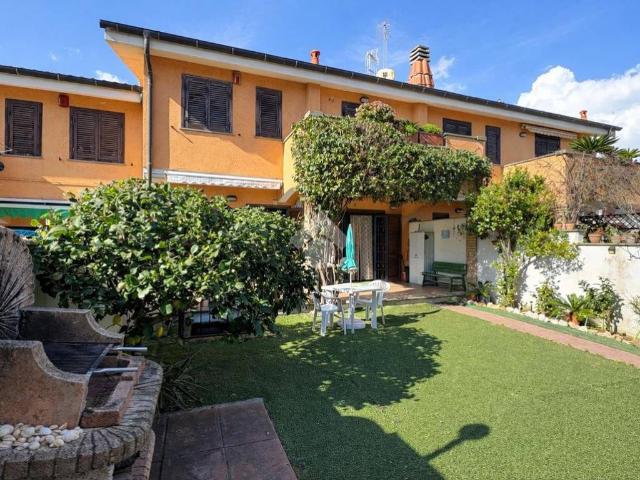 Villa Schiera in vendita a Lido di Enea, Roma Capitale