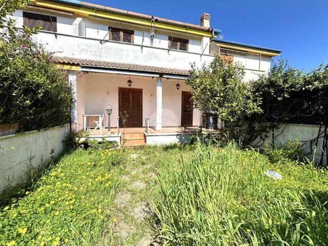 Villa Schiera in vendita a Lido di Enea, Roma Capitale