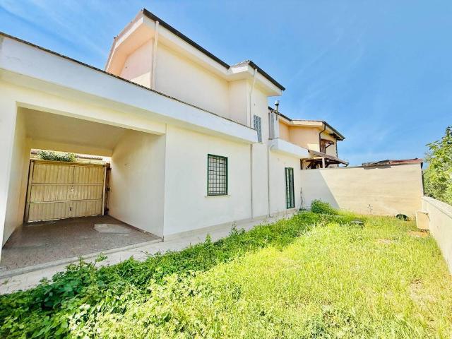 Villa Schiera in vendita a Villa Claudia, Roma Capitale