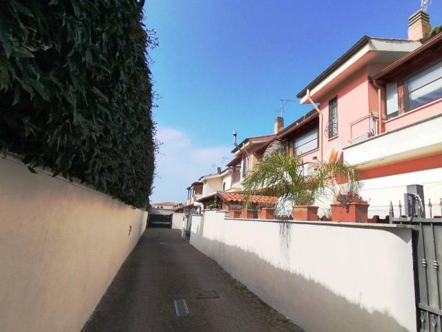 Villa Schiera in vendita a Villa Claudia, Roma Capitale