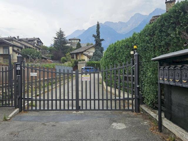 Villa Schiera in vendita a Aosta