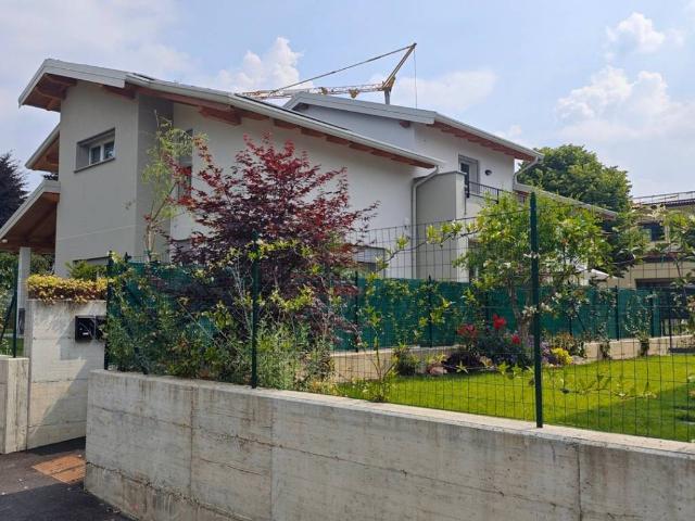 Villa Schiera in vendita a Cascina Cantirèe, Appiano Gentile