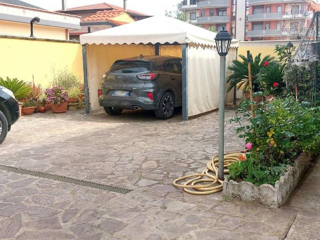 Villa Schiera in vendita a Pavino, Aprilia
