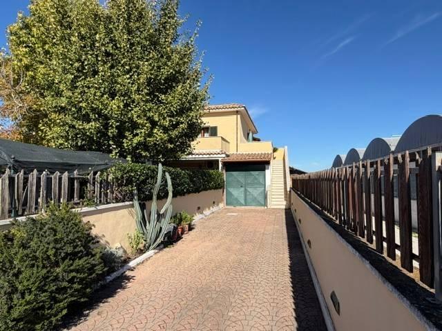 Villa Schiera in vendita a Campo di Carne, Aprilia
