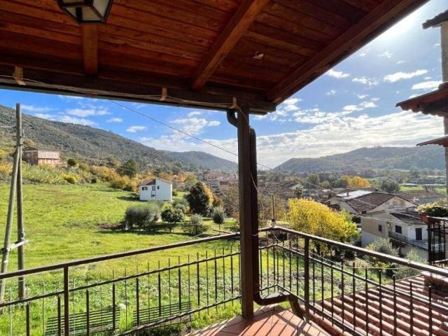 Villa Schiera in vendita a Arce, Lazio