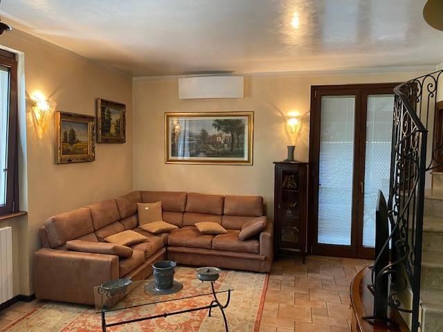 Villa Schiera in vendita a Arcene, Bergamo