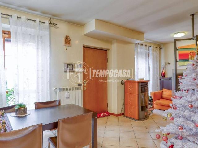Villa Schiera in vendita a Comunità Montana del Piambello, Arcisate