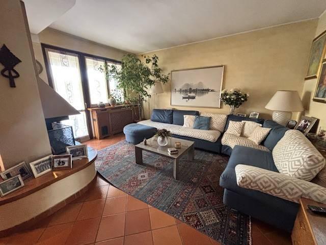 Villa Schiera in vendita a Comunità Montana del Piambello, Arcisate