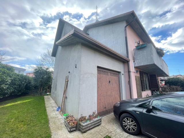 Villa Schiera in vendita a Arconate, Lombardia