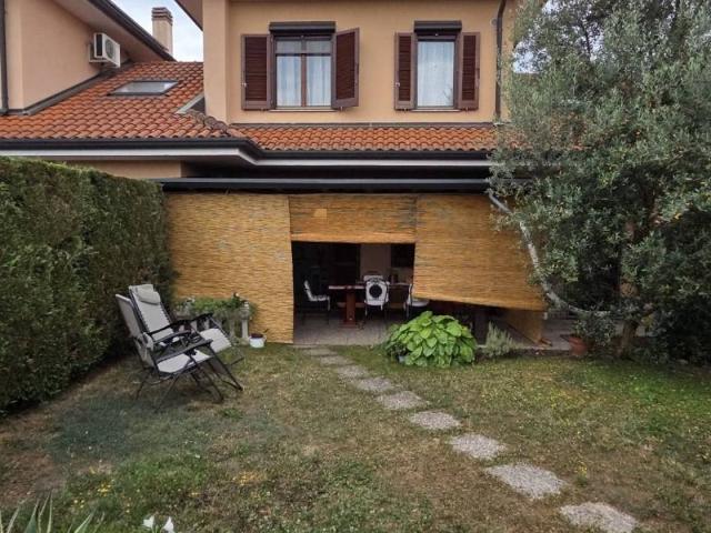Villa Indipendente in vendita a Arconate, Lombardia