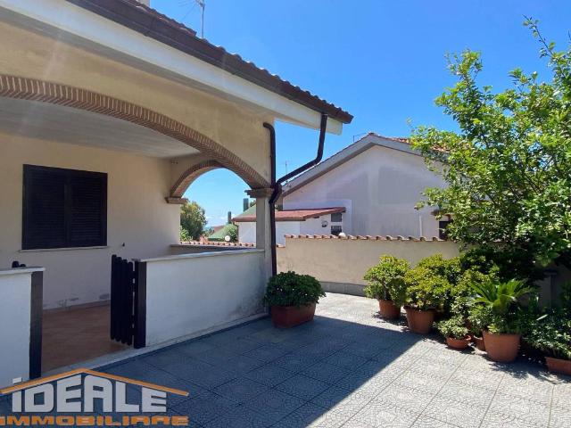 Villa Schiera in vendita a Marina di Tor San Lorenzo, Roma Capitale