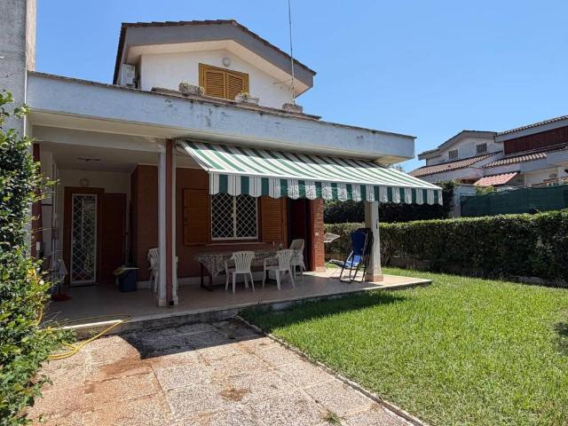 Villa Schiera in vendita a Colle Romito, Ardea